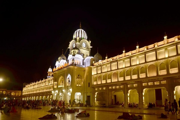 Amritsar Ban on plastic envelopes in Durbar Sahib