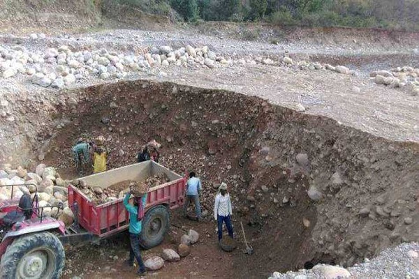 Bihar Death drowning during an illegal sand mining