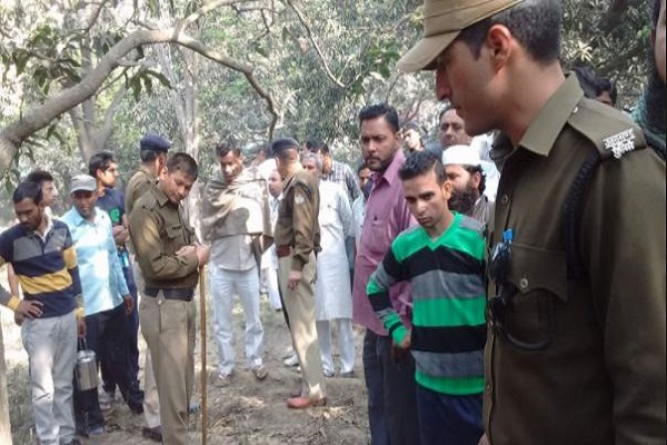 Uttar Pradesh The body of the young man got hung on the tree