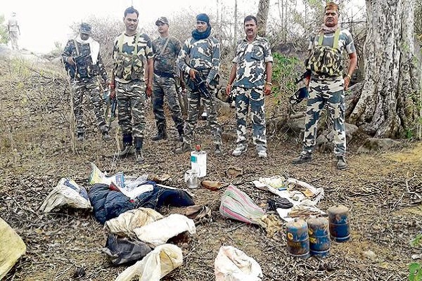 Chhattisgarh 7 Naxalites arrested including explosive material