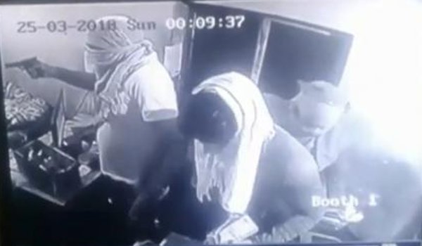 Gadakhera toll booth robbed at gunpoint in Jhunjhunu
