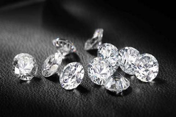 Gujarat Surat diamonds robbery more than five crore
