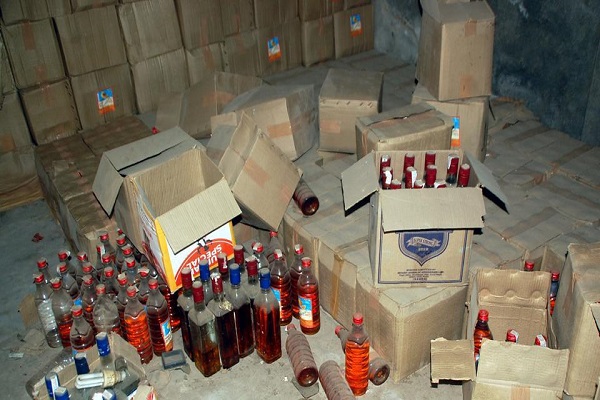 Gujarat illegal liquor recovered by 52 lakhs