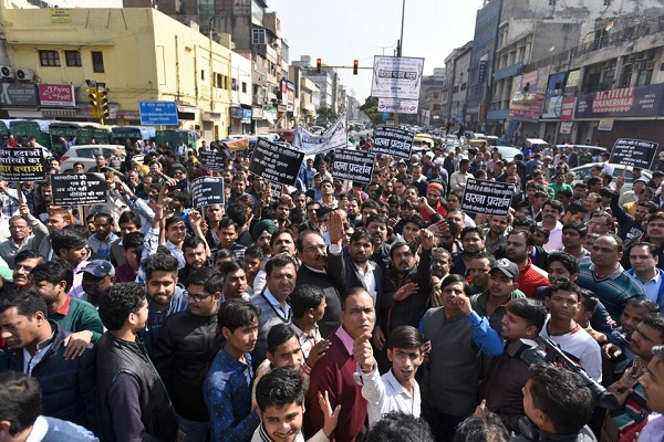 Indore Congress conducts protest against Nigam