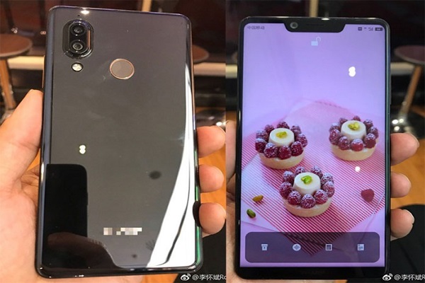 Its the world most compact smartphone, priced at Rs 26700