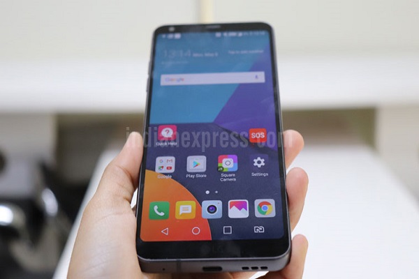 LG smartphone is like the iPhone X
