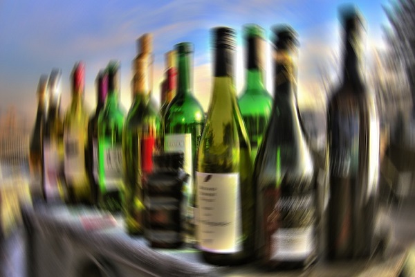 Lucknow 3 people die from poisonous wine