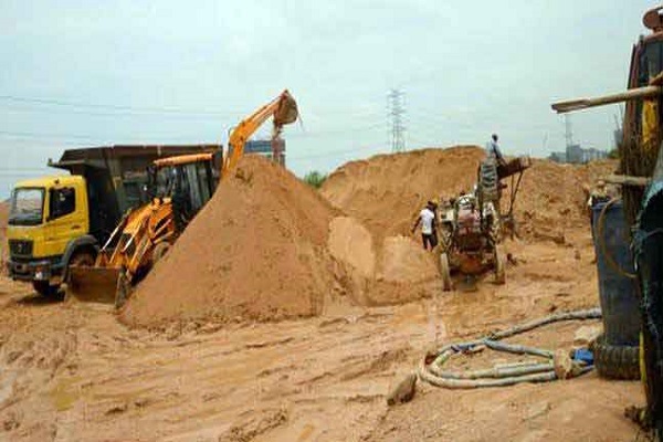 Madhya Pradesh arrests one in illegal diamond mine case