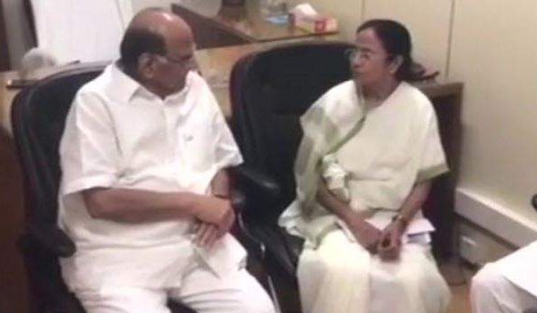 Mamata Banerjee meets TDP, TRS MPs in delhi
