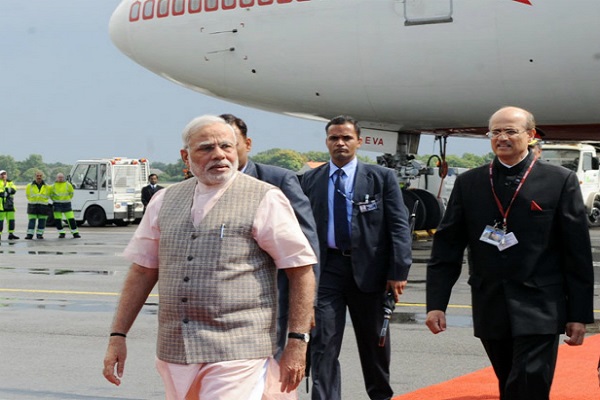 Narendra Modi arrives at Varanasi Special Air