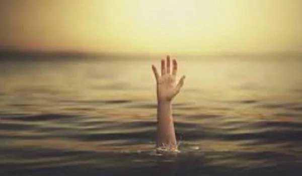 Two engineering students drowned during taking selfie in bhagalpur
