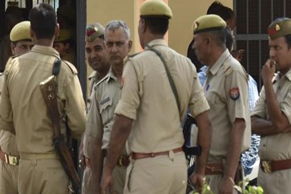 Uttar Pradesh 25 thousand rookie arrested in encounter