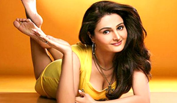 bollywood actress Monica Bedi