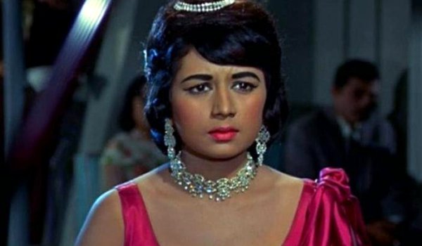 remembering legendary actress Nanda on her Death anniversary