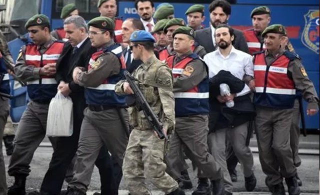 Turkey orders 70 army officers detained over Gulen links