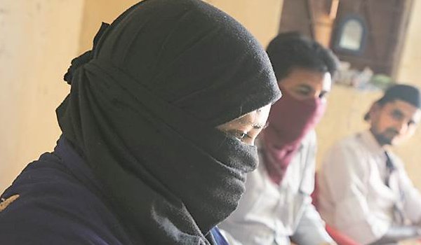 Bilkis Bano gangrape case : supreme court seeks Gujarat govt's reply on compensation plea