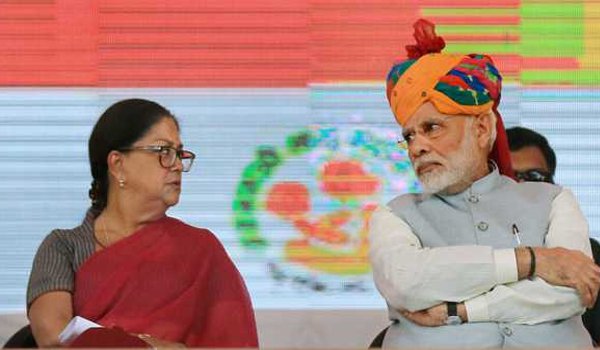 Rajasthan CM Vasundhara Raje shown black flags by protestors
