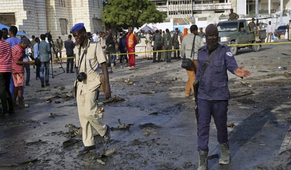 Suicide car bomb blast near Somalia Parliament