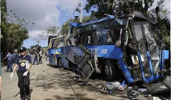 19 dead, 25 injured in bus crash in Philippines