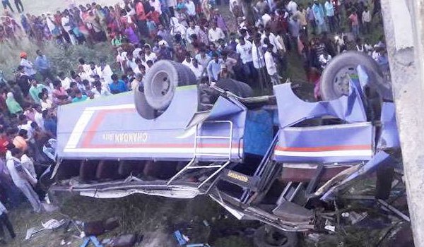 sitamarhi bus accident : bus fell from bridge in dry canal, 14 people died 30 injured in sitamarhi