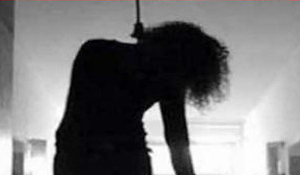 16 year old girl commits suicide in darbhanga