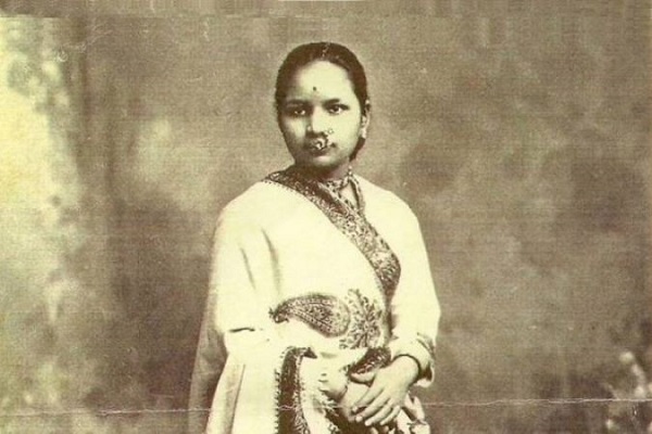 google-doodle-made-by woman doctor Anandi Gopal Joshi
