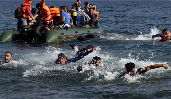 Migrant crisis: At least 15 die as boat capsizes off Greece