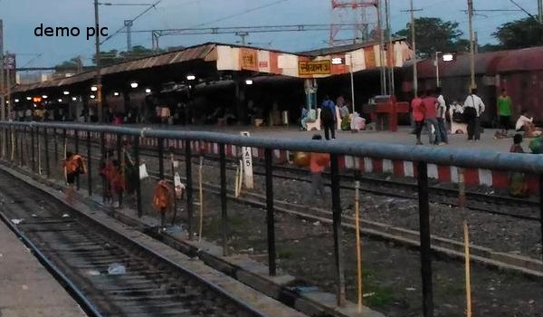 AC coach of Poorbiya express train catches fire, one injured