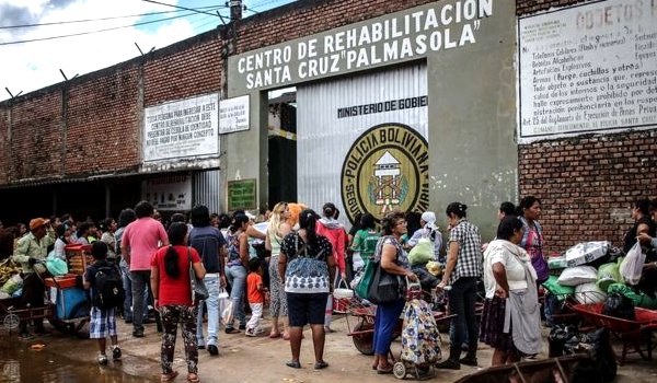 Bolivia police storm notorious jail, killing six inmates