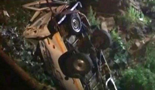 9 killed, 6 injured as jeep skids off, falls into gorge near LoC in Pakistan