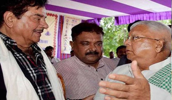 Shatrughan Sinha meets Lalu Prasad Yadav in ranchi