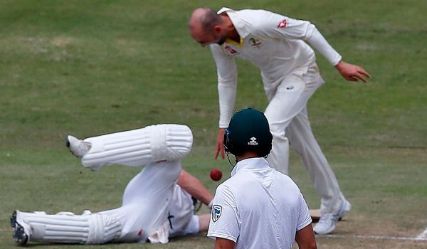 Australian off-spinner Nathan Lyon admits guilt, fined for dropping ball on AB de Villiers