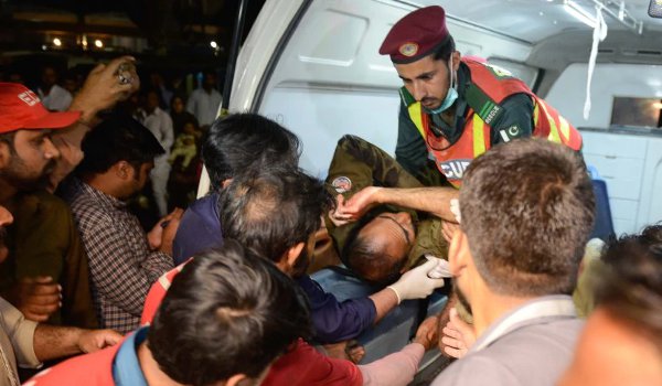 Suicide blast targeting police kills seven in eastern Pakistani city of Lahore