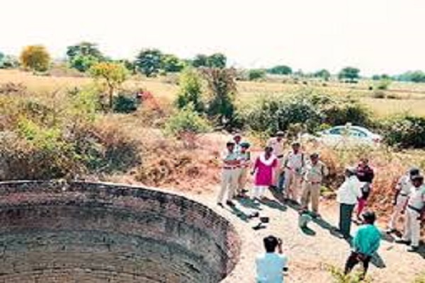 कुंआ की सफाई के दौरान एक ही परिवार के तीन लोगों की मौत