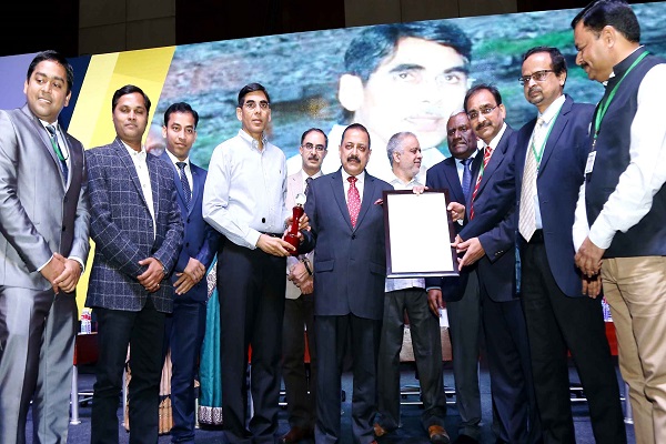Gwalior cityzen Aniruddha get Awarded in London
