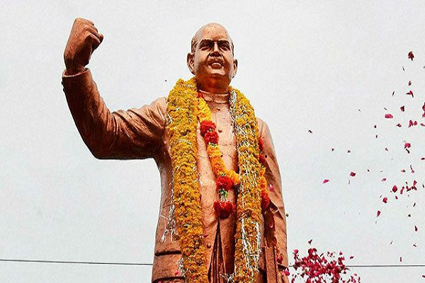 श्यामा प्रसाद मुखर्जी की प्रतिमा