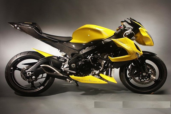 The original edition of Suzuki Sports bike come in the market