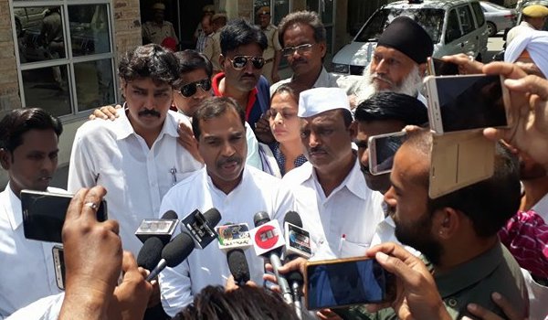Ajmer Congress protest against inflation at outside collectorate