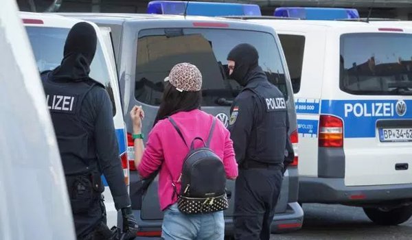 German police crack down on suspected Thai prostitution ring