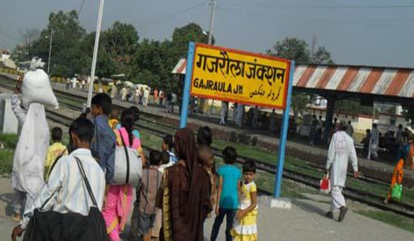 Woman shot dead at Gajraula railway station