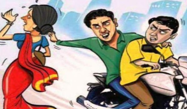 Chain snatching incident in jaipur, Caught on CCTV Camera