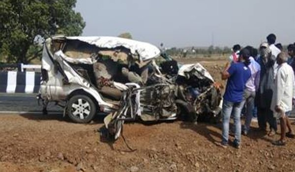 newly wed woman among five dead in jeep-truck collision in Guna