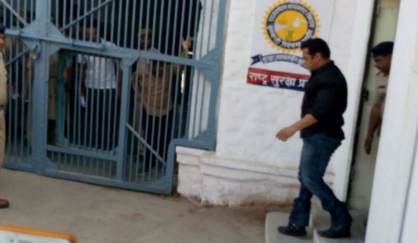 salman khan blackbuck poaching case : netizens debate over the verdict with salman bail or jail