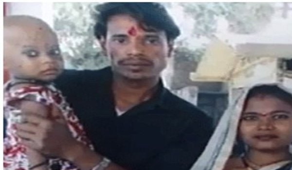 husband killed his wife and two daughters in Kaushambi