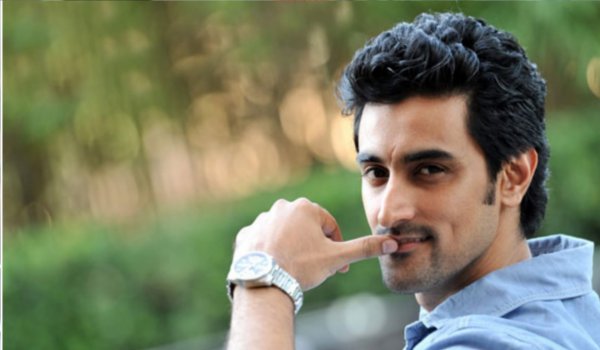 Kunal Kapoor plays drama teacher in his next, Noblemen
