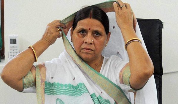 IRCTC scam : cbi grills rabri devi, rjd leaders attack centre