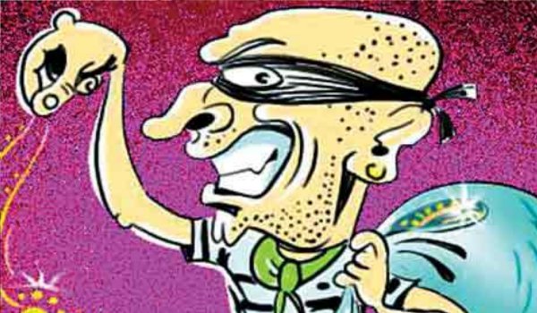 robbery in jewellery shop in Ahmedabad