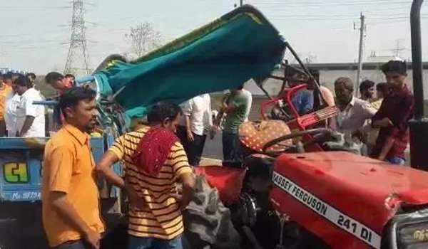 10 killed as Tractor-trolley and bus collision in Kutch