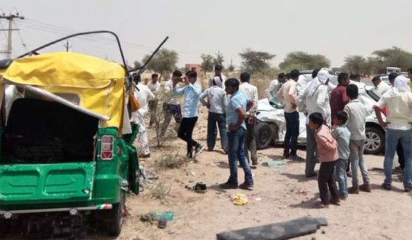 four killed including couple as car and taxi collision in Bikaner