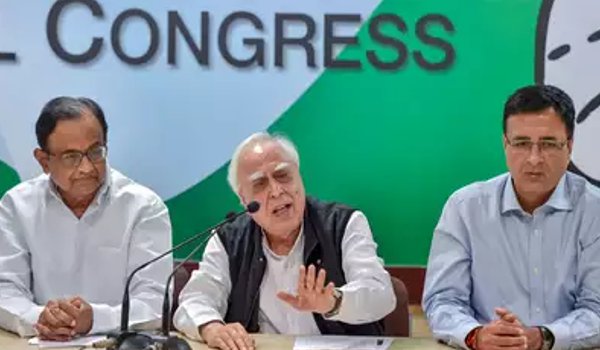 Congress dubs Karnataka Governor 'BJP puppet', accuses him of allowing bjp to form the government in the state